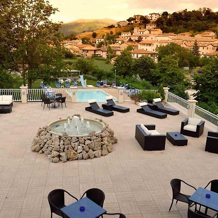 Hotel Benessere Villa Fiorita Colfiorito Exterior foto