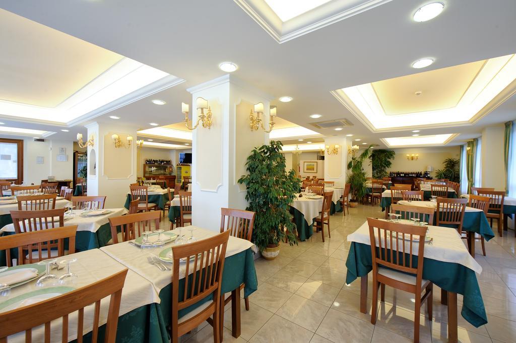Hotel Benessere Villa Fiorita Colfiorito Exterior foto