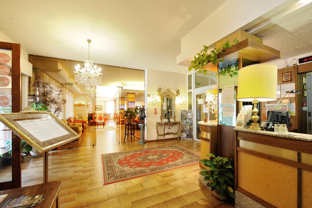 Hotel Benessere Villa Fiorita Colfiorito Exterior foto